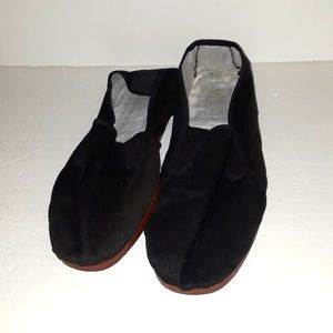 c VINTAGE GENUINE GOLD CUP KUNG FU SHOES SIZE 42 (11)